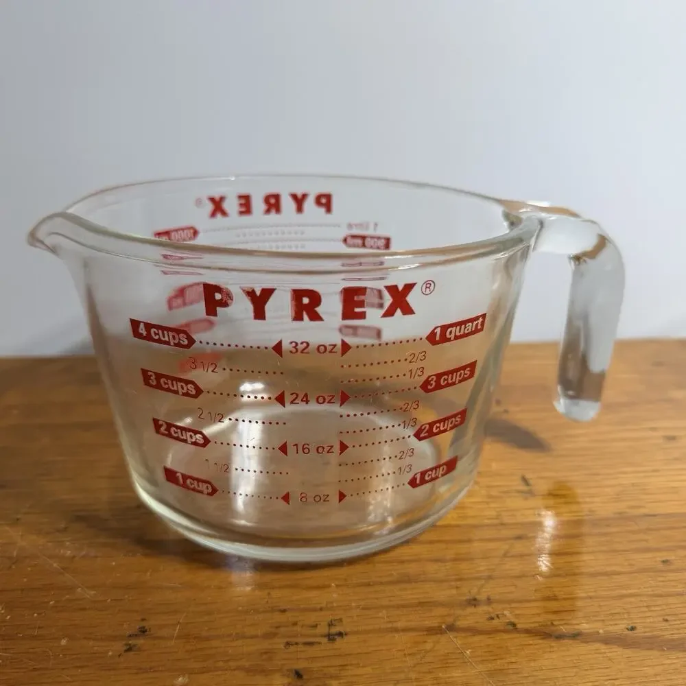 Vintage PYREX Glass Liquid 1 Quart 4 Cup Measuring Red Capital Lettering